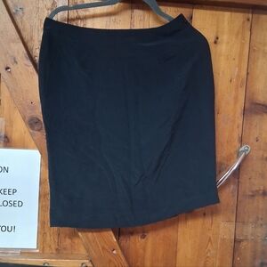 Jones New York 100% Silk Pencil Skirt – Classic Black (Size 10)